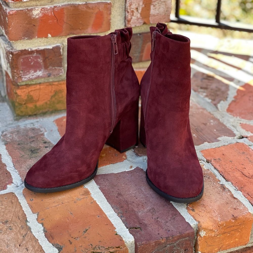 Arturo Chiang Maroon Suede Boots